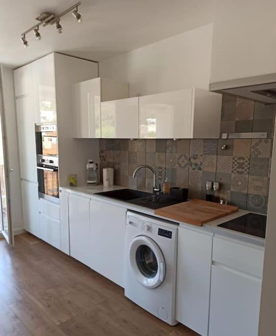 Apartamento T1 Centre Proche Du Port Et Des Plages Garage Climatisation Wifi